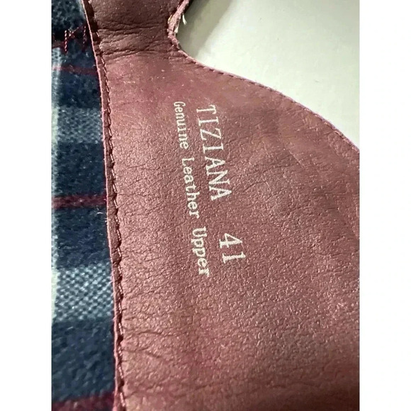 Black Floral Women's Boots - Picture 8 of 9